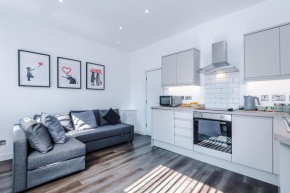 Newly Refurbished 3Bedroom Apt by the Coop Arena